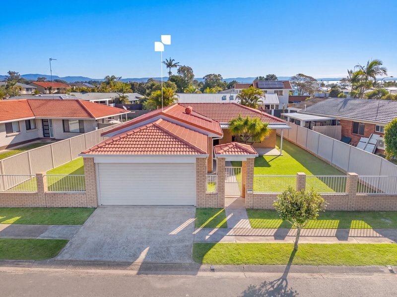 Photo - 6 Bowline Road, Mermaid Waters QLD 4218 - Image 1