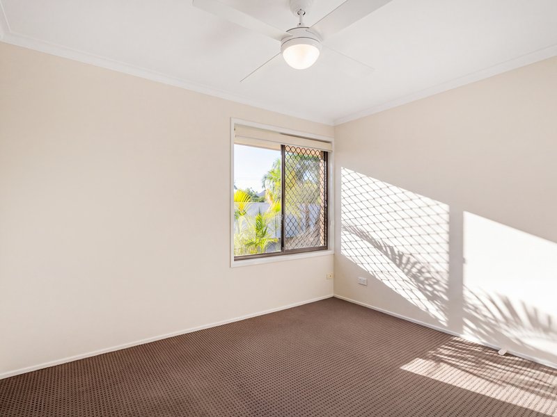 Photo - 6 Bowline Road, Mermaid Waters QLD 4218 - Image 9