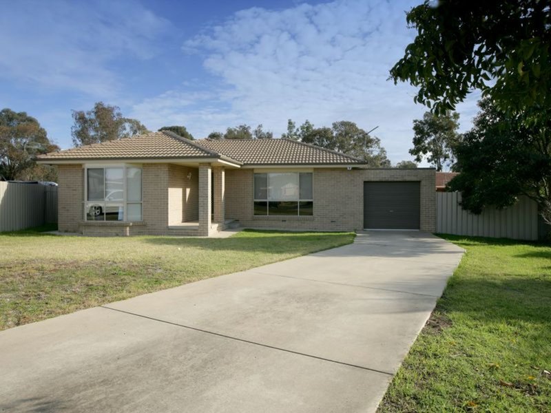 Photo - 6 Boyd Place, Tolland NSW 2650 - Image