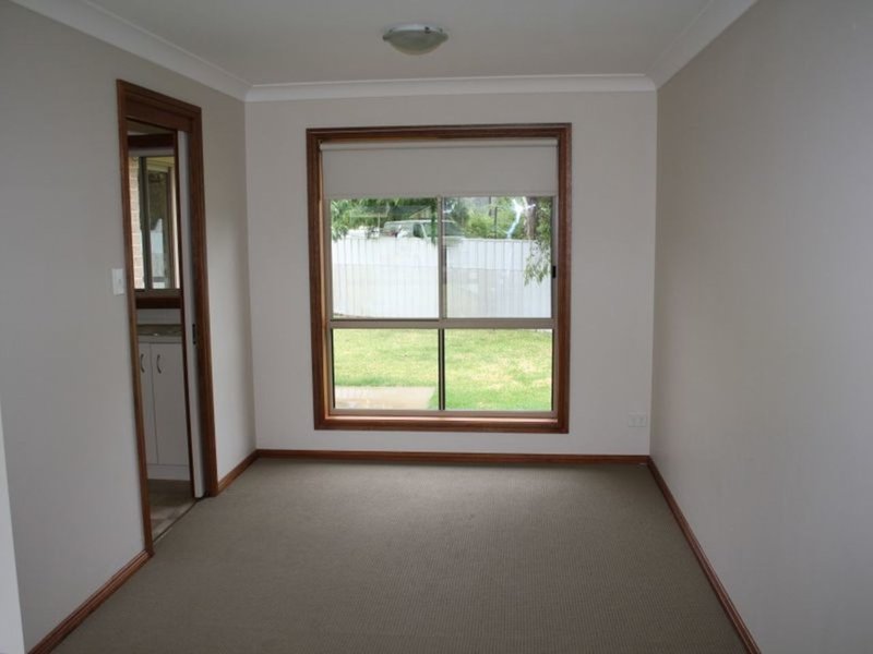 Photo - 6 Boyd Place, Tolland NSW 2650 - Image 5