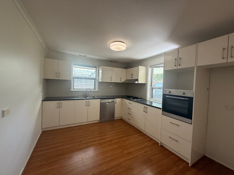 Photo - 6 Bracknell Street, Keysborough VIC 3173 - Image 6