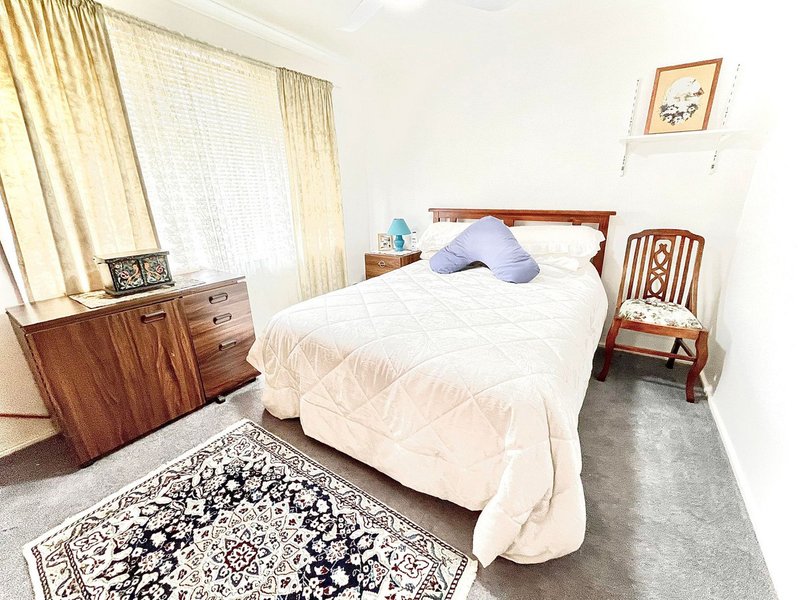 Photo - 6 Bradford Drive, Goulburn NSW 2580 - Image 6