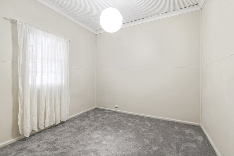 Photo - 6 Bradley Street, Goulburn NSW 2580 - Image 9