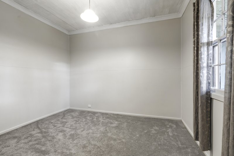 Photo - 6 Bradley Street, Goulburn NSW 2580 - Image 10