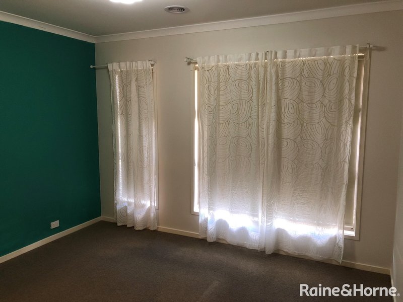 Photo - 6 Branagh Walk, Truganina VIC 3029 - Image 4