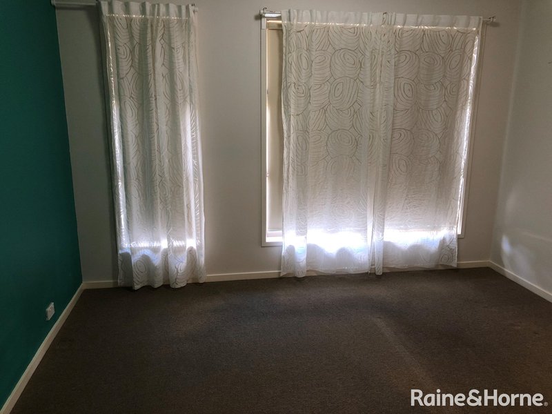 Photo - 6 Branagh Walk, Truganina VIC 3029 - Image 5