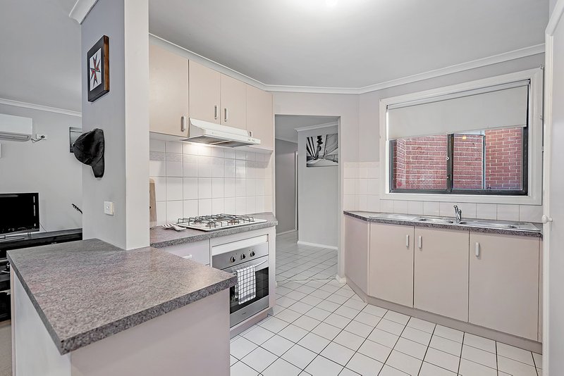 Photo - 6 Brecon Nook, Craigieburn VIC 3064 - Image 4