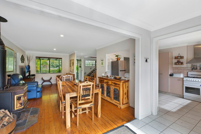 Photo - 6 Brenda Crescent, Tumbi Umbi NSW 2261 - Image 3