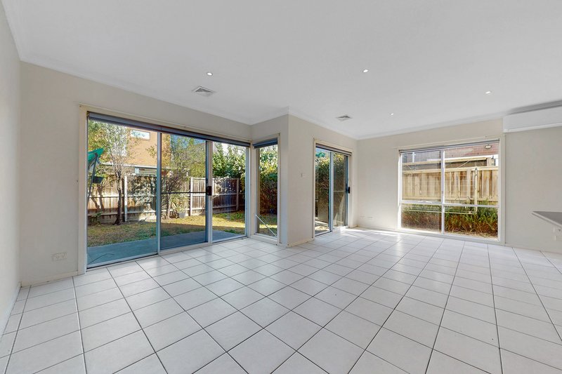 Photo - 6 Brentwood Place, Roxburgh Park VIC 3064 - Image 5