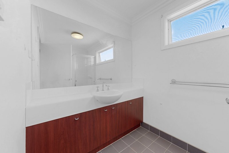 Photo - 6 Brentwood Place, Roxburgh Park VIC 3064 - Image 13