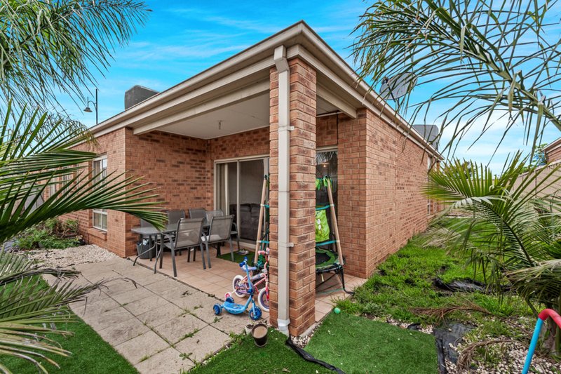 Photo - 6 Broadway , Caroline Springs VIC 3023 - Image 8