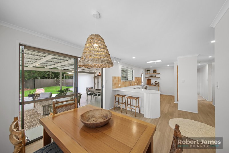 Photo - 6 Bromley Court, Tewantin QLD 4565 - Image 4