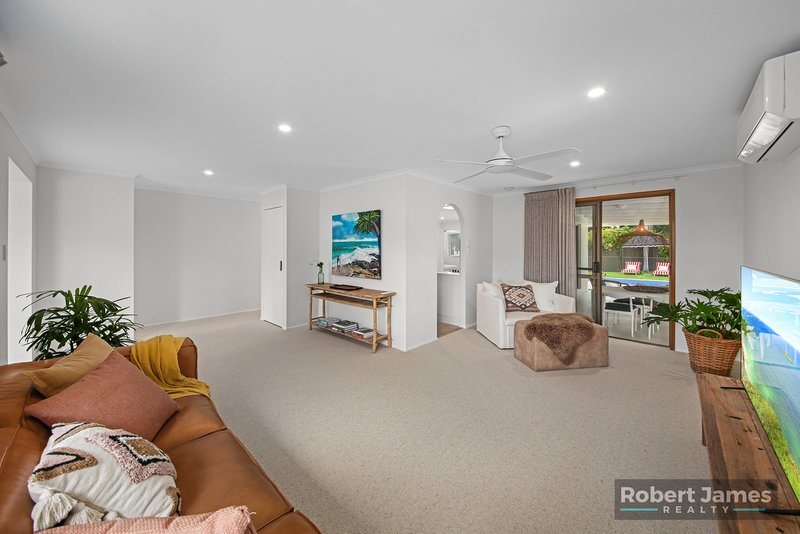 Photo - 6 Bromley Court, Tewantin QLD 4565 - Image 5