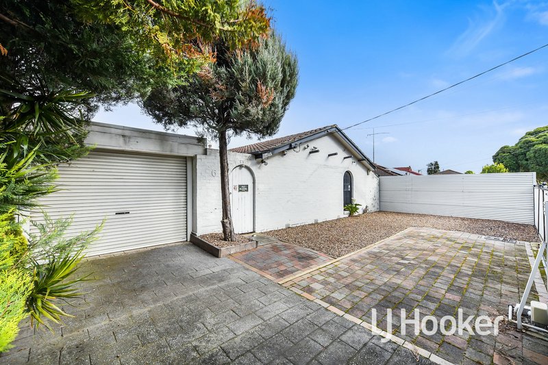 6 Bruce Street, Cranbourne VIC 3977