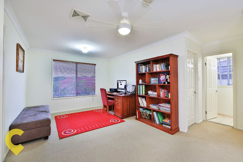 Photo - 6 Bryce Court, Redcliffe QLD 4020 - Image 9