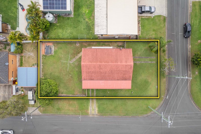 Photo - 6 Buckingham Street, Margate QLD 4019 - Image 2