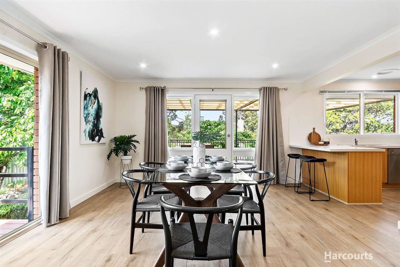 Photo - 6 Buller Drive, Glen Waverley VIC 3150 - Image 2