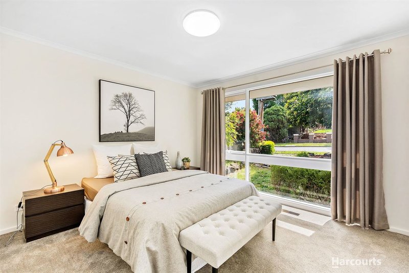 Photo - 6 Buller Drive, Glen Waverley VIC 3150 - Image 4