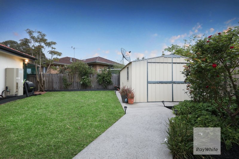 Photo - 6 Bunbury Court, Gladstone Park VIC 3043 - Image 22