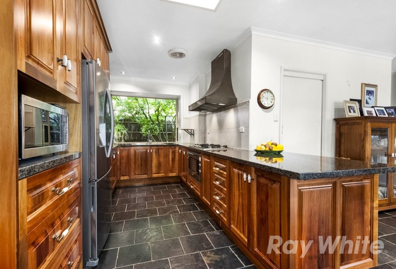 Photo - 6 Bunker Crescent, Glen Waverley VIC 3150 - Image 2