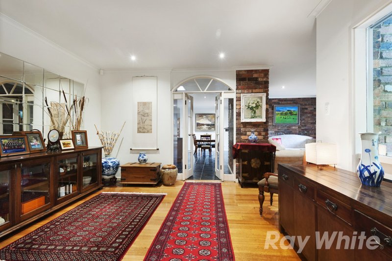 Photo - 6 Bunker Crescent, Glen Waverley VIC 3150 - Image 4