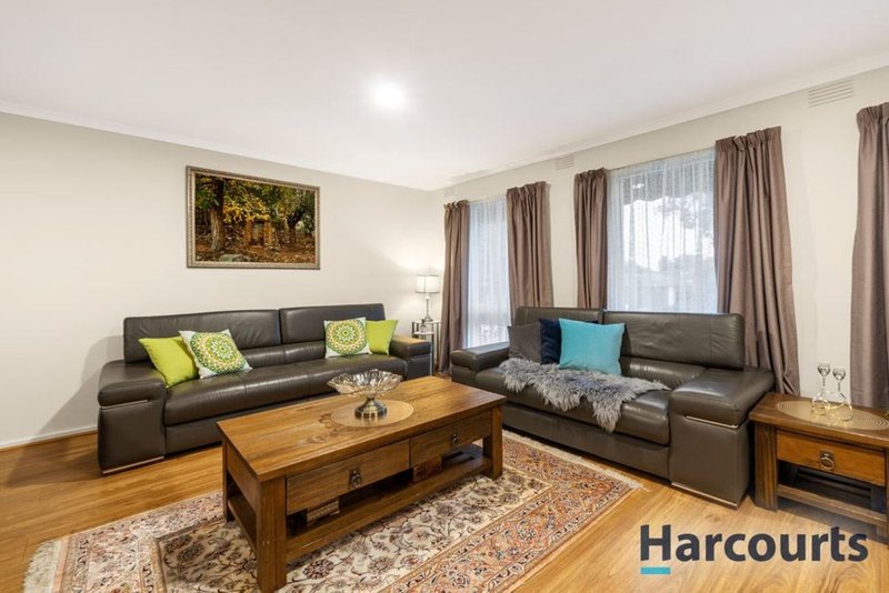 Photo - 6 Burlington Crescent, Wantirna VIC 3152 - Image 2