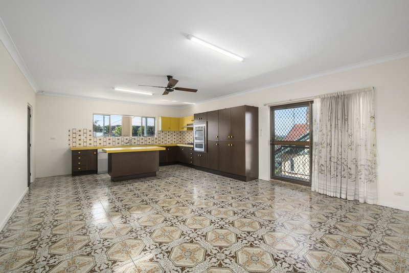 Photo - 6 Burn Street, Camp Hill QLD 4152 - Image 2