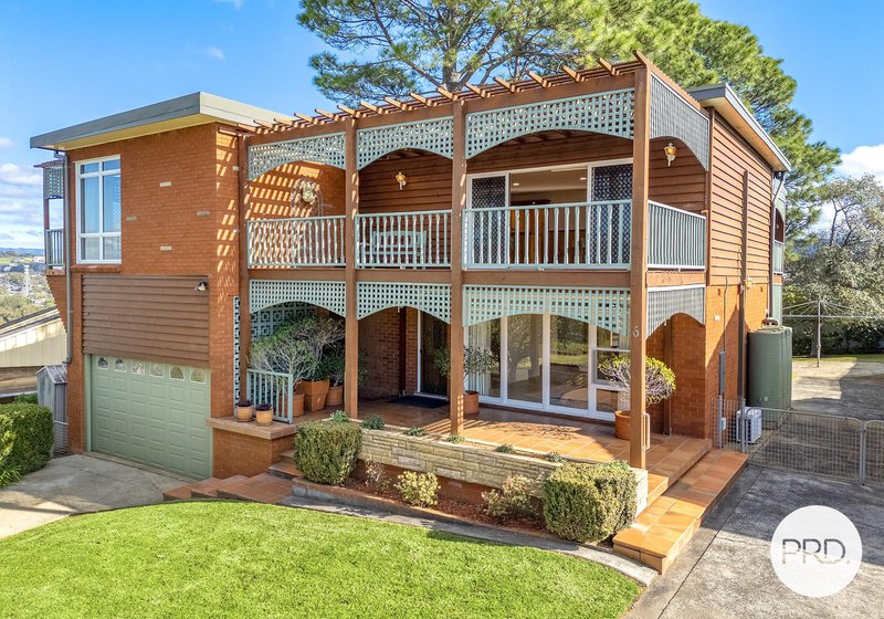 Photo - 6 Burrows Avenue, Kanahooka NSW 2530 - Image 1