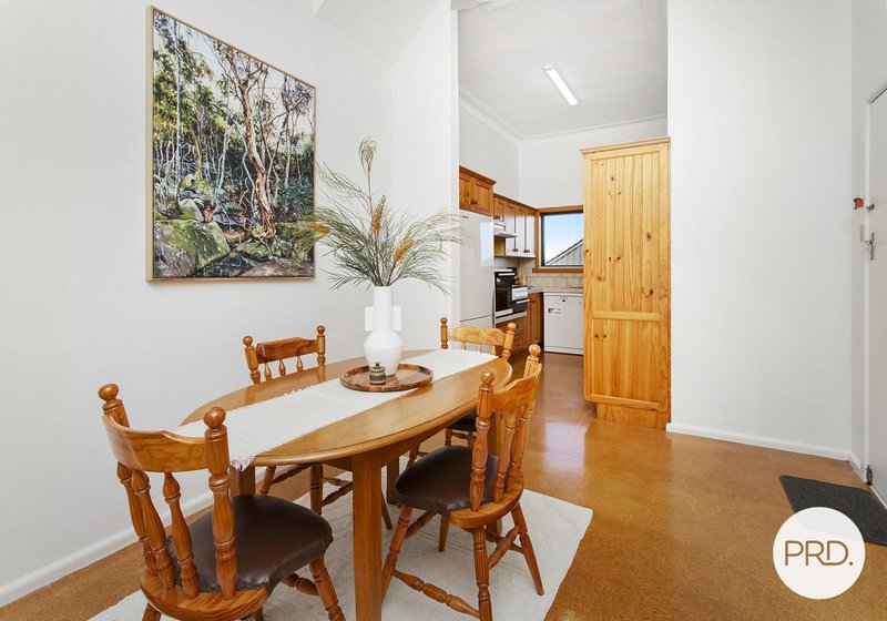 Photo - 6 Burrows Avenue, Kanahooka NSW 2530 - Image 5