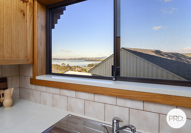 Photo - 6 Burrows Avenue, Kanahooka NSW 2530 - Image 11