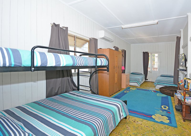 Photo - 6 Burrum Heads Rd , Burrum Heads QLD 4659 - Image 7