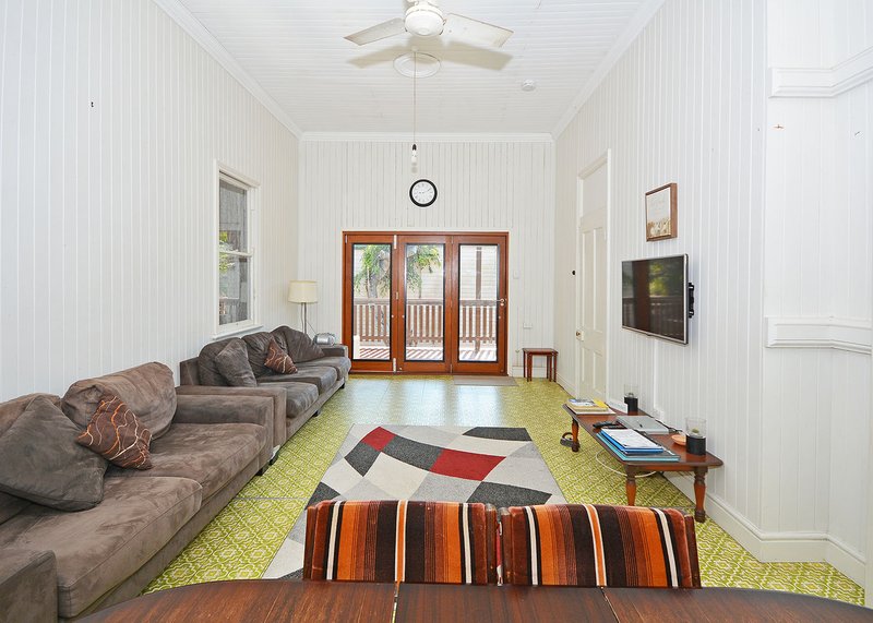 Photo - 6 Burrum Heads Rd , Burrum Heads QLD 4659 - Image 9