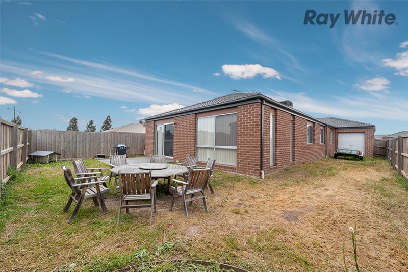 Photo - 6 Burswood Circuit, Melton West VIC 3337 - Image 9