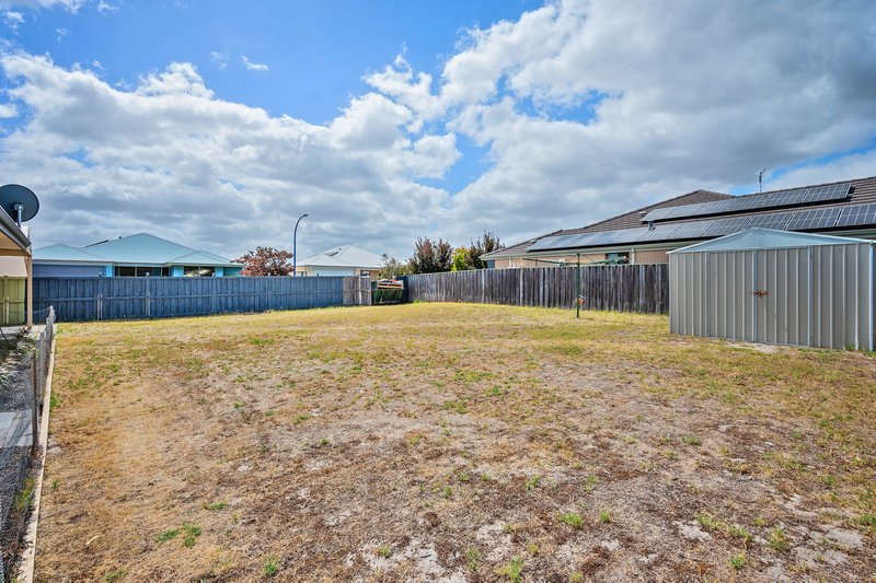 Photo - 6 Burwood Road, Australind WA 6233 - Image 16