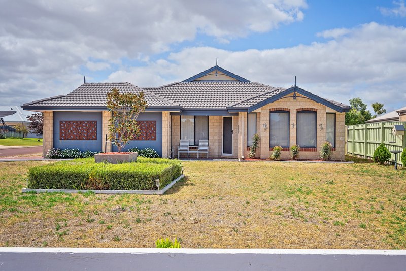 Photo - 6 Burwood Road, Australind WA 6233 - Image 2