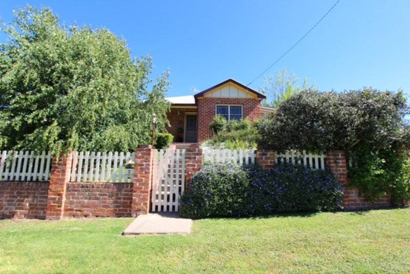 6 Busby Street, Bathurst NSW 2795