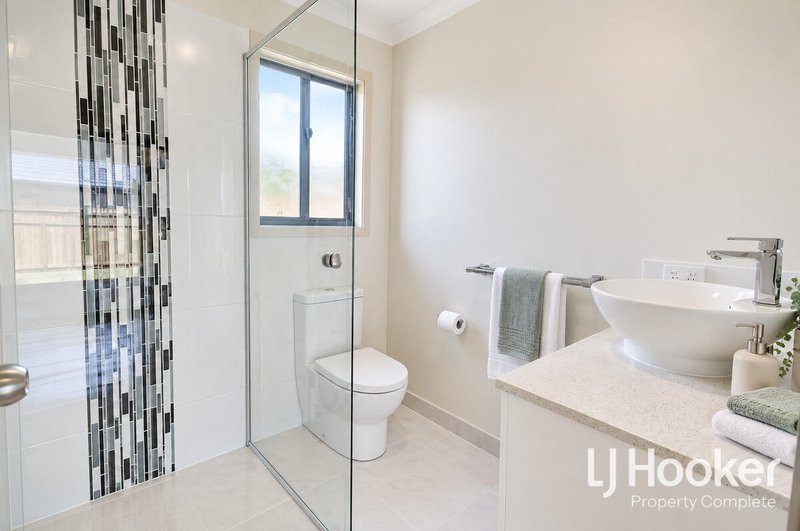 Photo - 6 Buxton Avenue, Yarrabilba QLD 4207 - Image 6