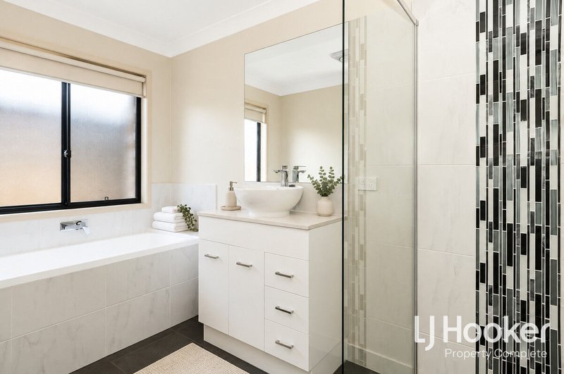 Photo - 6 Buxton Avenue, Yarrabilba QLD 4207 - Image 7