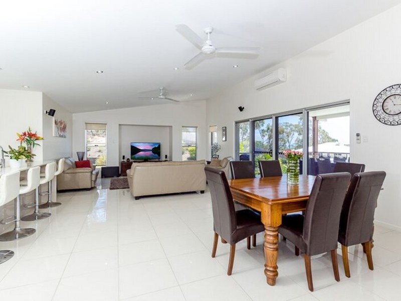 Photo - 6 Caitlin Court, Boyne Island QLD 4680 - Image 3