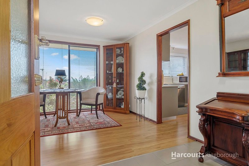 Photo - 6 Calder Crescent, Blackmans Bay TAS 7052 - Image 4