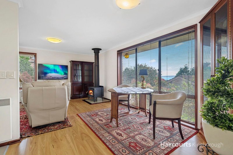 Photo - 6 Calder Crescent, Blackmans Bay TAS 7052 - Image 5