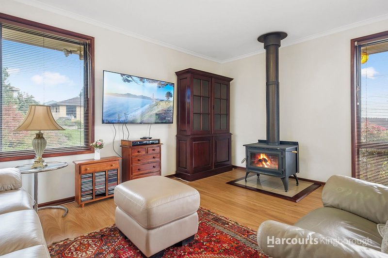 Photo - 6 Calder Crescent, Blackmans Bay TAS 7052 - Image 7