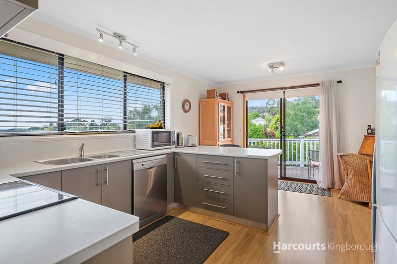 Photo - 6 Calder Crescent, Blackmans Bay TAS 7052 - Image 10