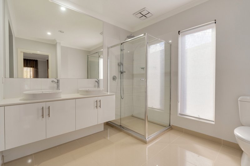 Photo - 6 Calibre Avenue, Craigieburn VIC 3064 - Image 4