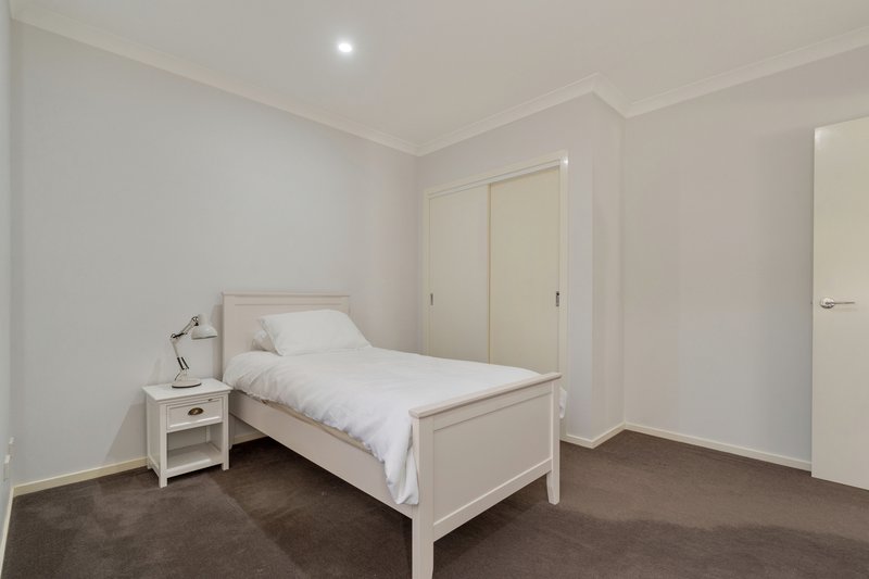 Photo - 6 Calibre Avenue, Craigieburn VIC 3064 - Image 10