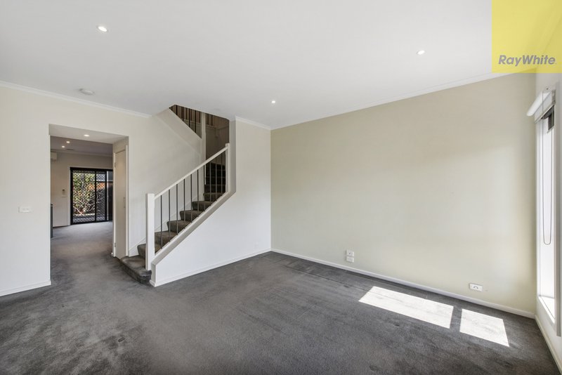 Photo - 6 Callista Circuit, Taylors Hill VIC 3037 - Image 5