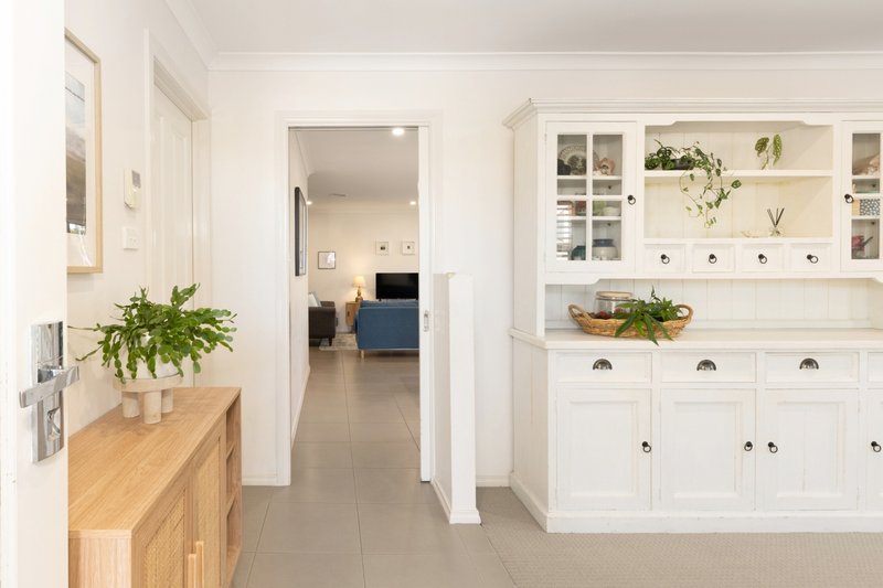 Photo - 6 Calyute Street, Bonner ACT 2914 - Image 3