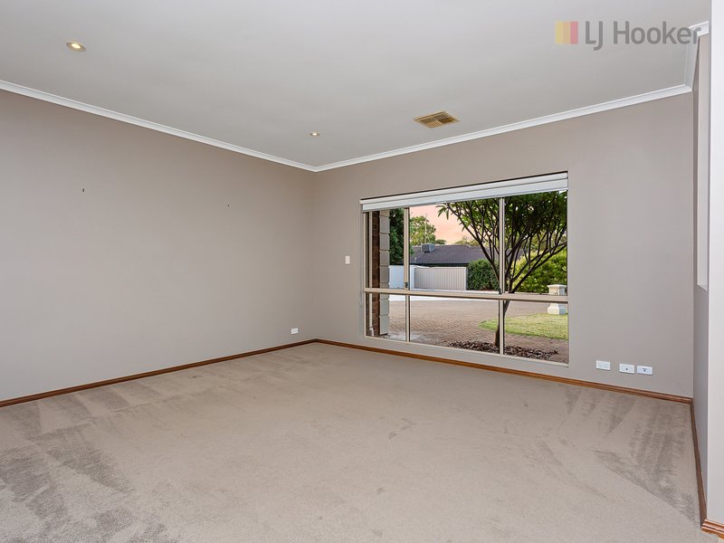 Photo - 6 Cambridge Place, Clovelly Park SA 5042 - Image 5