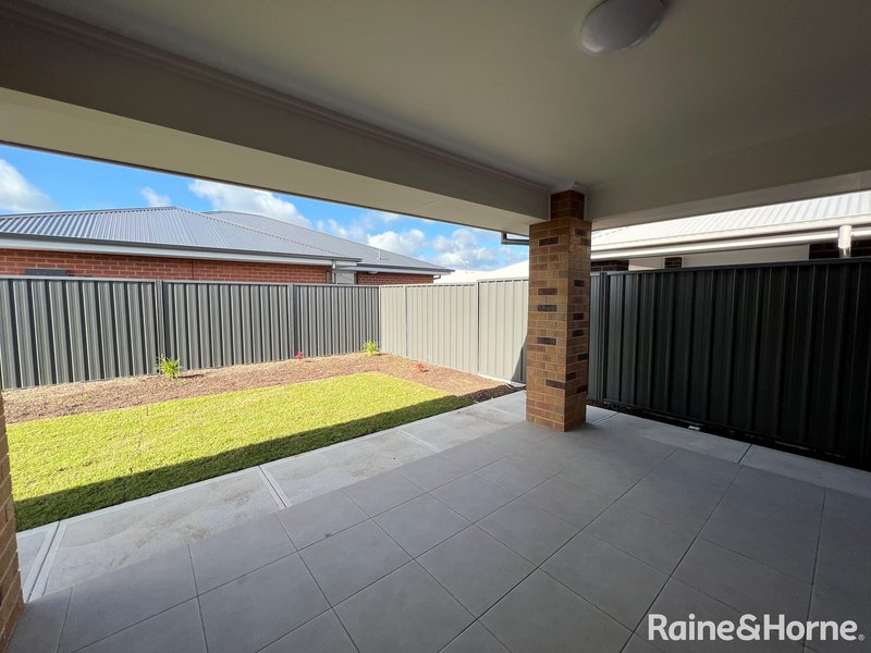 Photo - 6 Canei Street, Munno Para SA 5115 - Image 10