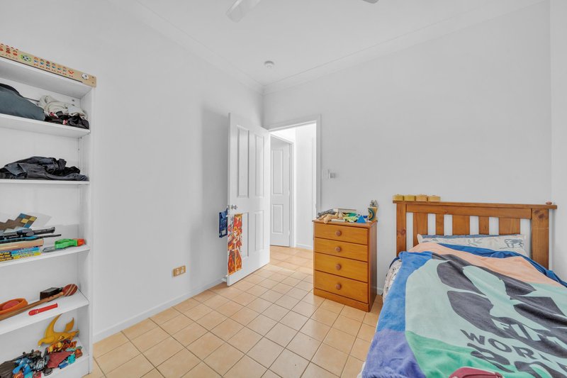 Photo - 6 Carbeen Place, Emerald QLD 4720 - Image 11